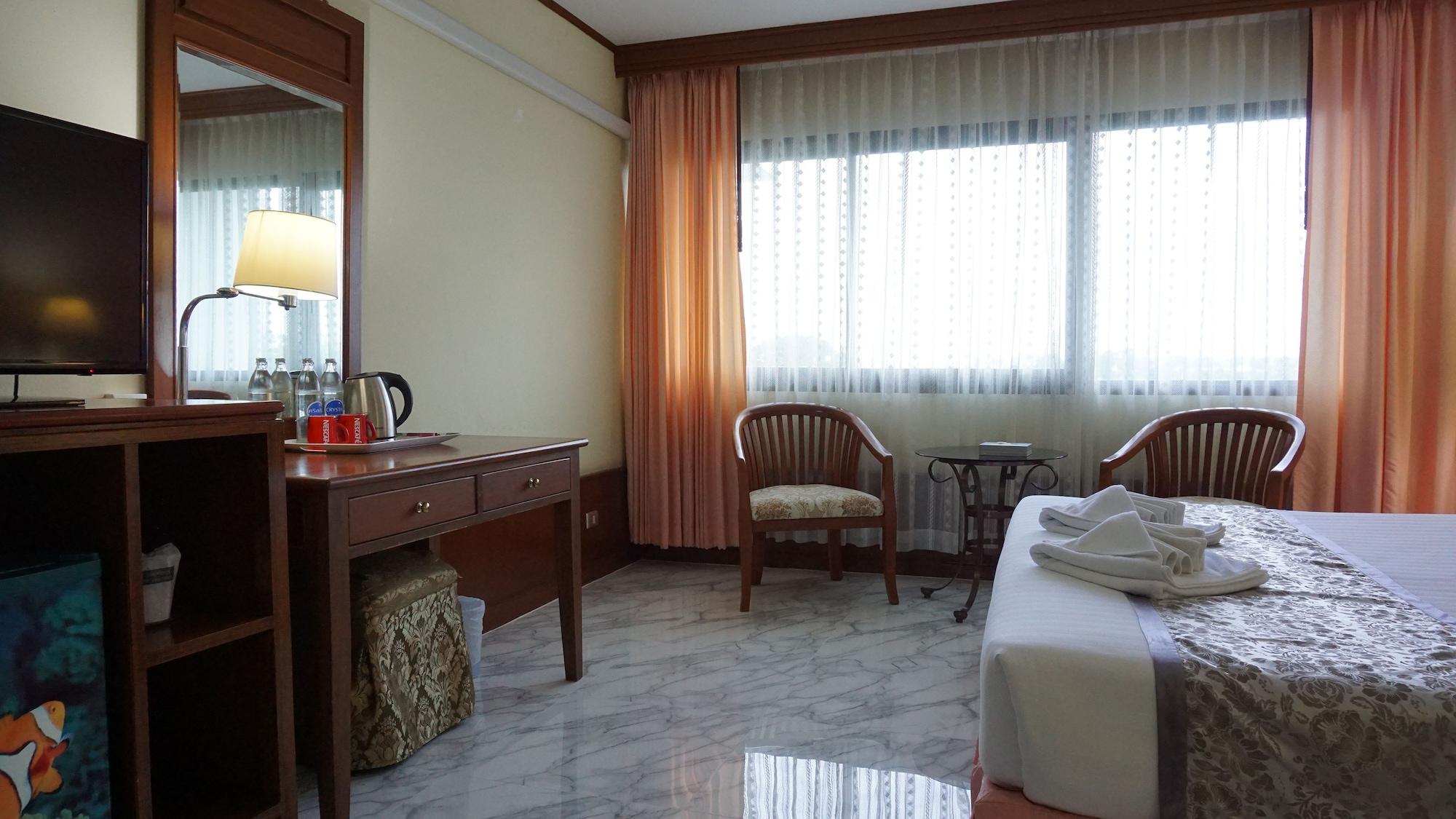 Wattana Park Hotel Trang Exteriör bild