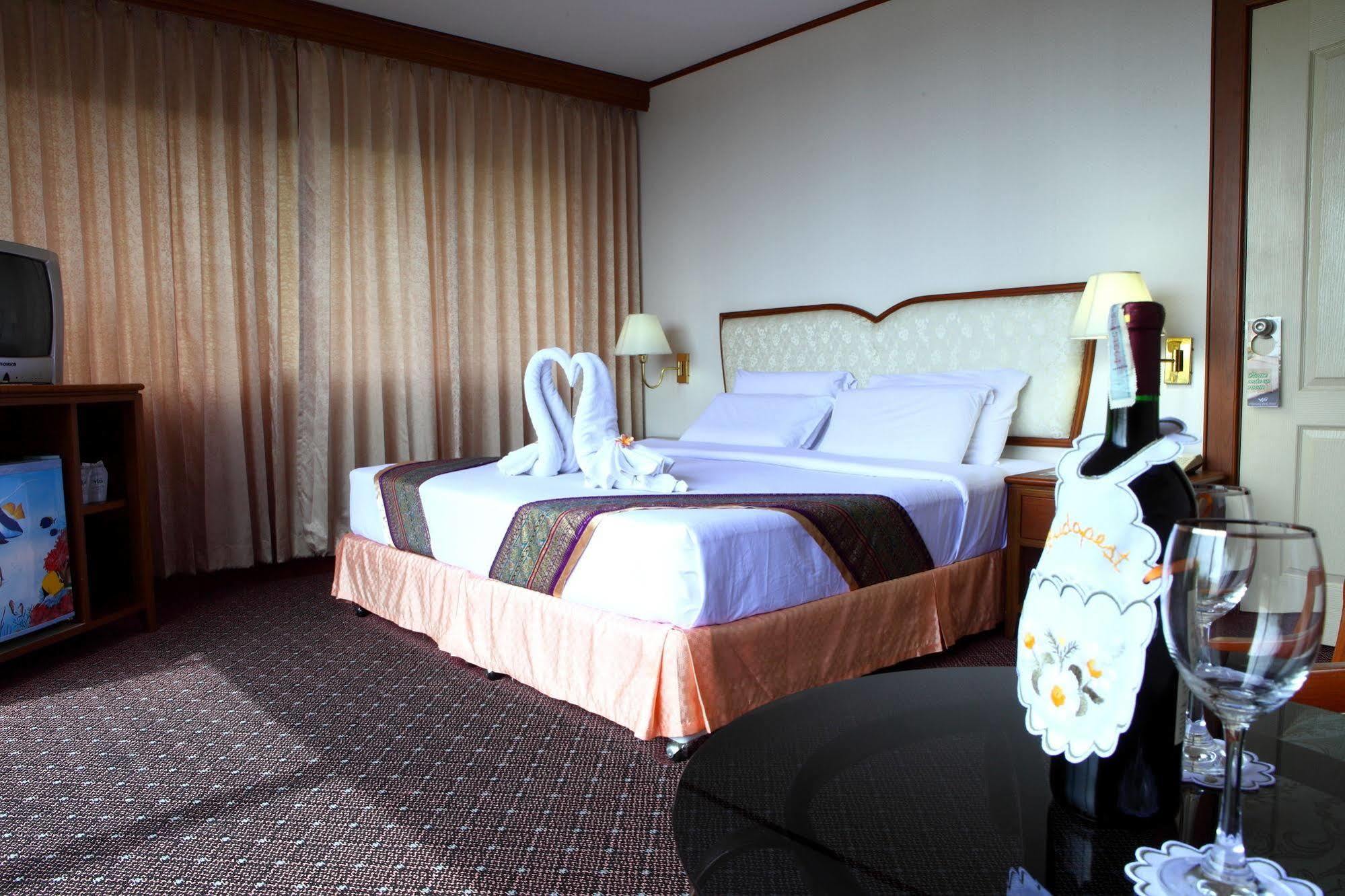 Wattana Park Hotel Trang Exteriör bild